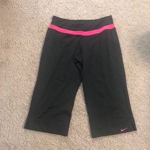 Nike athletic crop pants